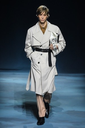 ジバンシィ2019年春夏メンズコレクション - 花々と紳士服の出会い｜写真16