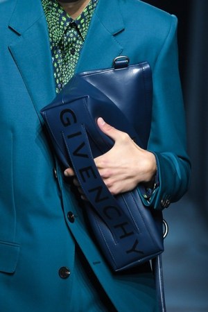 ジバンシィ2019年春夏メンズコレクション - 花々と紳士服の出会い｜写真21