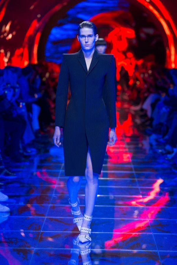 バレンシアガ(BALENCIAGA) 2019年夏ウィメンズ&メンズコレクション  - 写真1