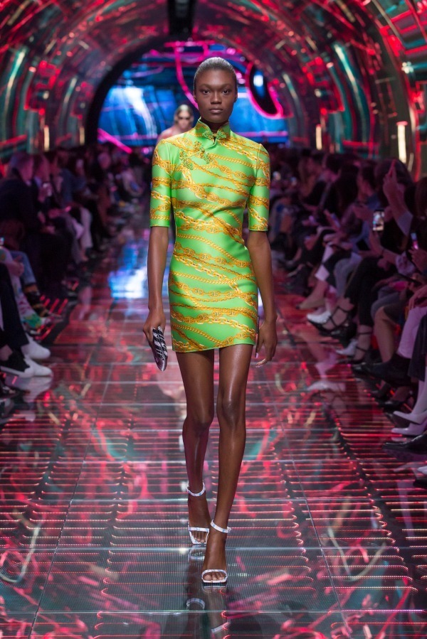 バレンシアガ 2019年サマーコレクション - 歴史を繋ぐこと、いま着てもらう洋服を作ること｜写真43