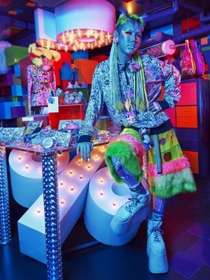 W< ラフォーレ原宿20周年記念フィギュア Walter Van Beirendonck