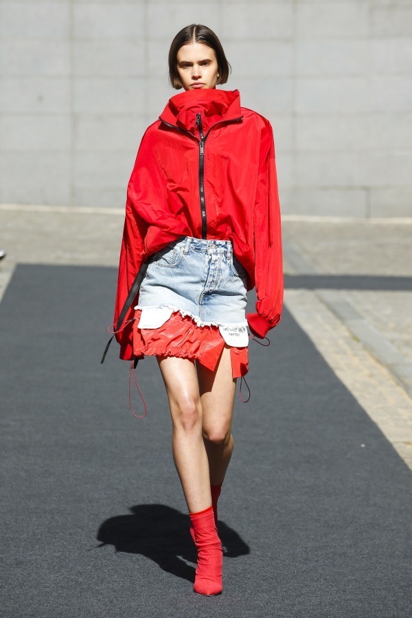 ベン タヴァニティ アンラベル プロジェクト 2019年春夏｜female トラックジャケット