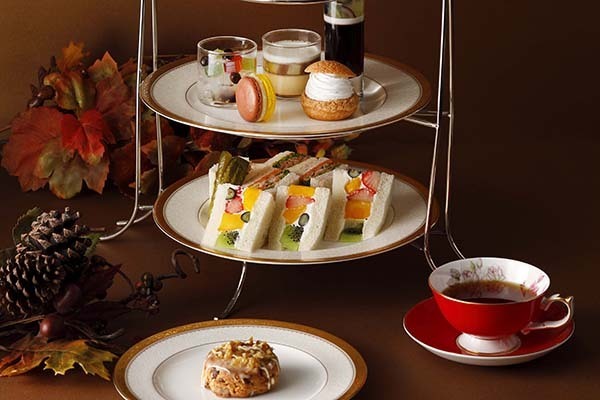 庭園｜「アフタヌーンティーセット ～秋～ 」ホテルニューオータニ 東京で、モンブランやローストビーフサンド