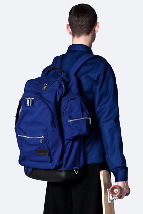 送料無料（一部地域を除く）】 KRIS VAN ASSCHE×EASTPAK クリスヴァンアッシュ スーツ