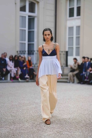 セドリック シャルリエ(CÉDRIC CHARLIER) 2019年春夏ウィメンズコレクション  - 写真10