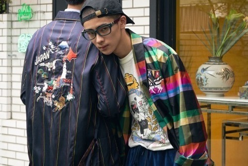 ケイタ マルヤマ×ヒューマンメイド「パンダ」を描いた限定Tシャツなど、南青山・丸山邸で発売