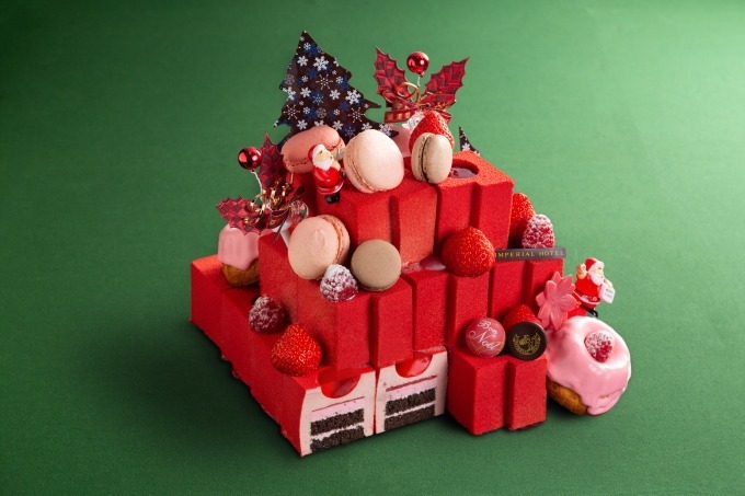 帝国ホテル 大阪のクリスマスケーキ - 苺のムースを積み木のように重ねたケーキなど｜写真6