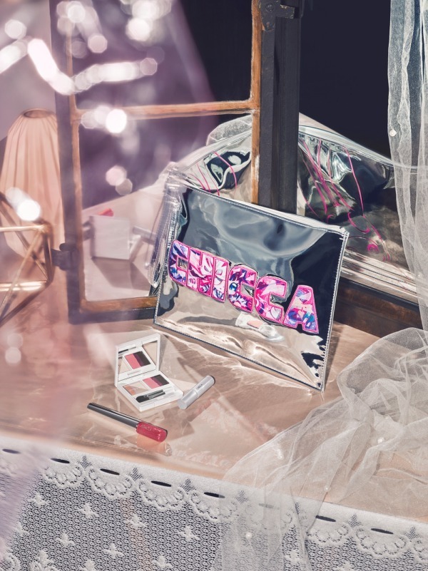 キッカ“ピンクメイク”が楽しめるクリスマス限定アイメイクセット＆濃厚ボディクリーム｜写真1