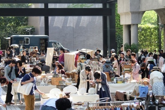 「赤坂蚤の市 in アークヒルズ」