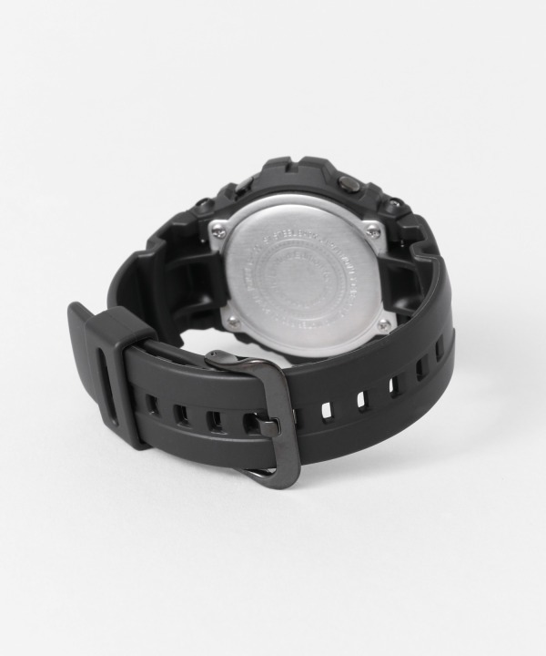 アーバンリサーチの別注G-SHOCK、黒ボディ×白文字盤のミニマルな