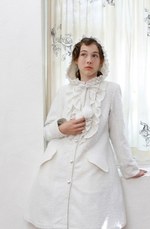 エミリーテンプルキュートの新作アウター、スカラップデザインの
