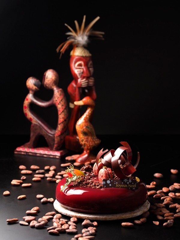 パティスリー＆カフェ デリーモのクリスマスケーキ、世界各地のカカオと厳選フルーツのマリアージュ｜写真2