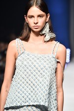 アオイワナカ 2019春夏コレクション - いつの日か、美しい蝶になることを夢見て｜写真2