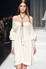 アオイワナカ 2019春夏コレクション - いつの日か、美しい蝶になることを夢見て｜写真22