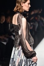 アオイワナカ 2019春夏コレクション - いつの日か、美しい蝶になることを夢見て｜写真28