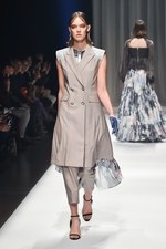 アオイワナカ 2019春夏コレクション - いつの日か、美しい蝶になることを夢見て｜写真29