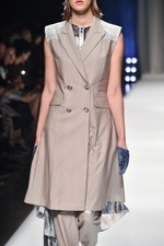 アオイワナカ 2019春夏コレクション - いつの日か、美しい蝶になることを夢見て｜写真30