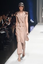 アオイワナカ 2019春夏コレクション - いつの日か、美しい蝶になることを夢見て｜写真39