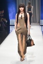 アオイワナカ 2019春夏コレクション - いつの日か、美しい蝶になることを夢見て｜写真46