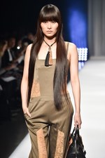 アオイワナカ 2019春夏コレクション - いつの日か、美しい蝶になることを夢見て｜写真47