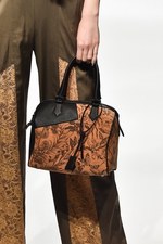 アオイワナカ 2019春夏コレクション - いつの日か、美しい蝶になることを夢見て｜写真48