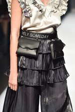 アオイワナカ 2019春夏コレクション - いつの日か、美しい蝶になることを夢見て｜写真63