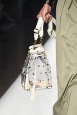 アオイワナカ 2019春夏コレクション - いつの日か、美しい蝶になることを夢見て｜写真65