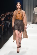 アオイワナカ 2019春夏コレクション - いつの日か、美しい蝶になることを夢見て｜写真77