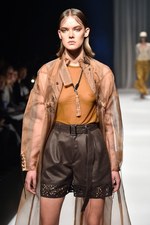 アオイワナカ 2019春夏コレクション - いつの日か、美しい蝶になることを夢見て｜写真78