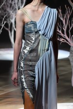 アカリ ミヤヅ 19年春夏コレクション - シフォンやレースで表現する女性のしなやかさ｜写真15