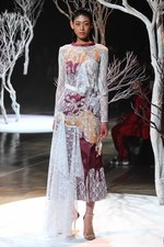 アカリ ミヤヅ 19年春夏コレクション - シフォンやレースで表現する女性のしなやかさ｜写真26