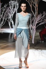 アカリ ミヤヅ 19年春夏コレクション - シフォンやレースで表現する女性のしなやかさ｜写真28