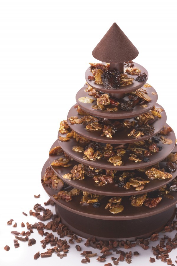 ル ショコラ アラン デュカスのクリスマス限定チョコ デザート 組み立てられるチョコレートツリー ファッションプレス