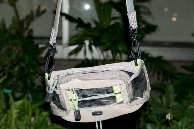 ナナナナ“エアマックス”着想の新クリアバッグ、アーティストのファフィコラボモデルも