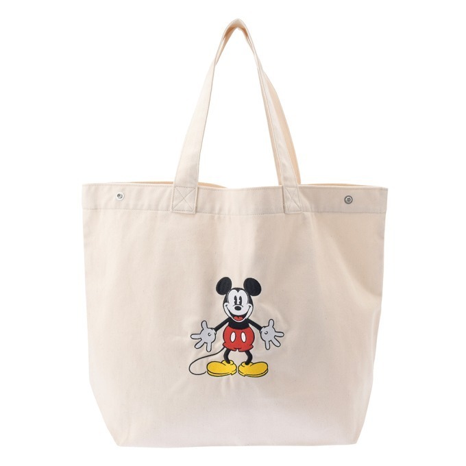 ディズニーストアとLeeの共同企画商品、ミッキーマウスを描いたパーカー＆グーフィー刺繍のトートバッグ｜写真16