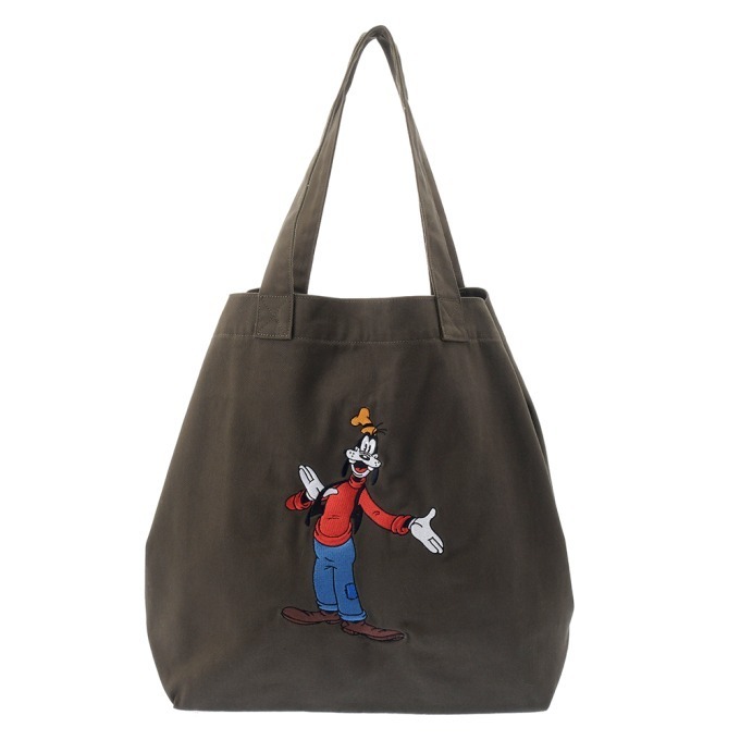 ディズニーストアとLeeの共同企画商品、ミッキーマウスを描いたパーカー＆グーフィー刺繍のトートバッグ｜写真15
