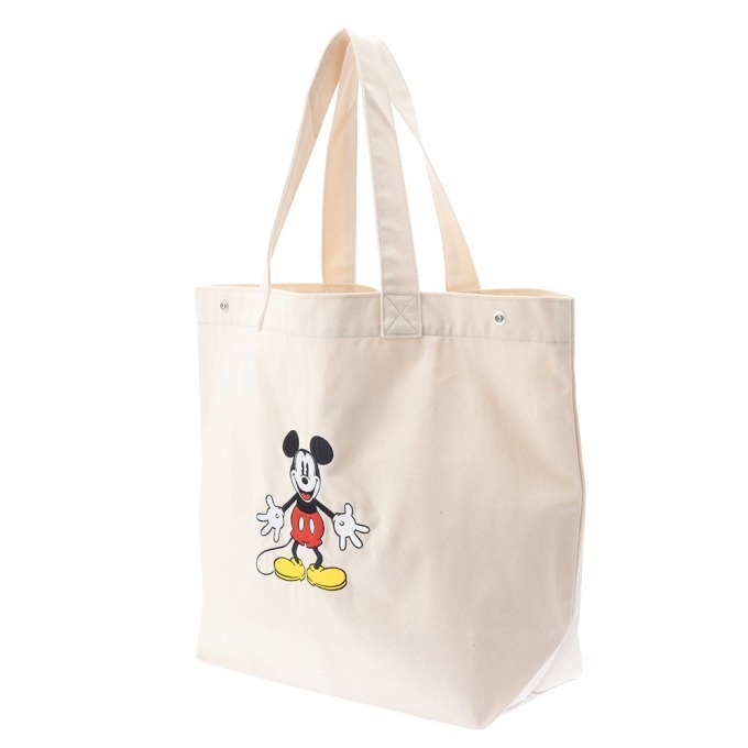ディズニーストアとLeeの共同企画商品、ミッキーマウスを描いたパーカー＆グーフィー刺繍のトートバッグ｜写真17