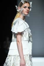 ミドラ 2019年春夏コレクション - “忘れな草”香る日常／非日常のドレス｜写真3