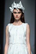 ミドラ 2019年春夏コレクション - “忘れな草”香る日常／非日常のドレス｜写真5