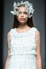 ミドラ 2019年春夏コレクション - “忘れな草”香る日常／非日常のドレス｜写真9