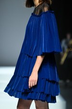 ミドラ 2019年春夏コレクション - “忘れな草”香る日常／非日常のドレス｜写真13