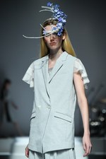 ミドラ 2019年春夏コレクション - “忘れな草”香る日常／非日常のドレス｜写真21