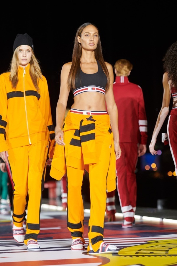 トミー ヒルフィガー(TOMMY HILFIGER) 2018年秋ウィメンズ&メンズコレクション  - 写真101