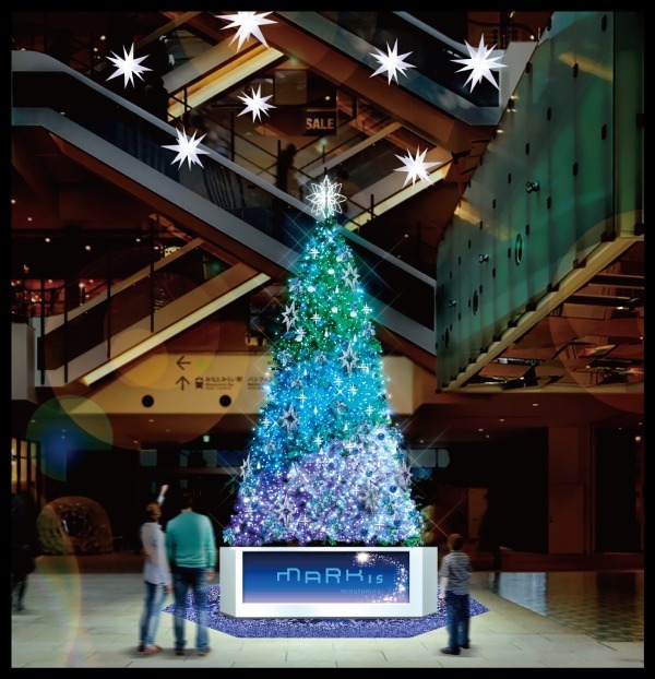 マークイズみなとみらいに“ブリリアント ブルー”色のクリスマス ツリーが登場、音や色が変化 | 写真