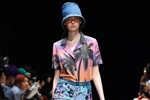 クセニア シュナイダー 2019年春夏コレクション - キッチュでモダンなリゾートウェア