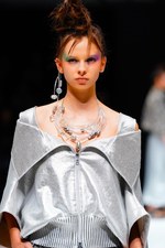 ヒロコ コシノ2019年春夏コレクション - "違和感"がもたらす新しい風｜写真42