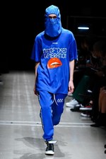 ナード ユニット 2019年春夏コレクション - メディアに支配される不健全社会への反発｜写真1