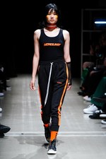 ナード ユニット 2019年春夏コレクション - メディアに支配される不健全社会への反発｜写真1