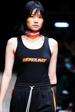 ナード ユニット 2019年春夏コレクション - メディアに支配される不健全社会への反発｜写真1