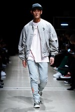 ナード ユニット 2019年春夏コレクション - メディアに支配される不健全社会への反発｜写真10